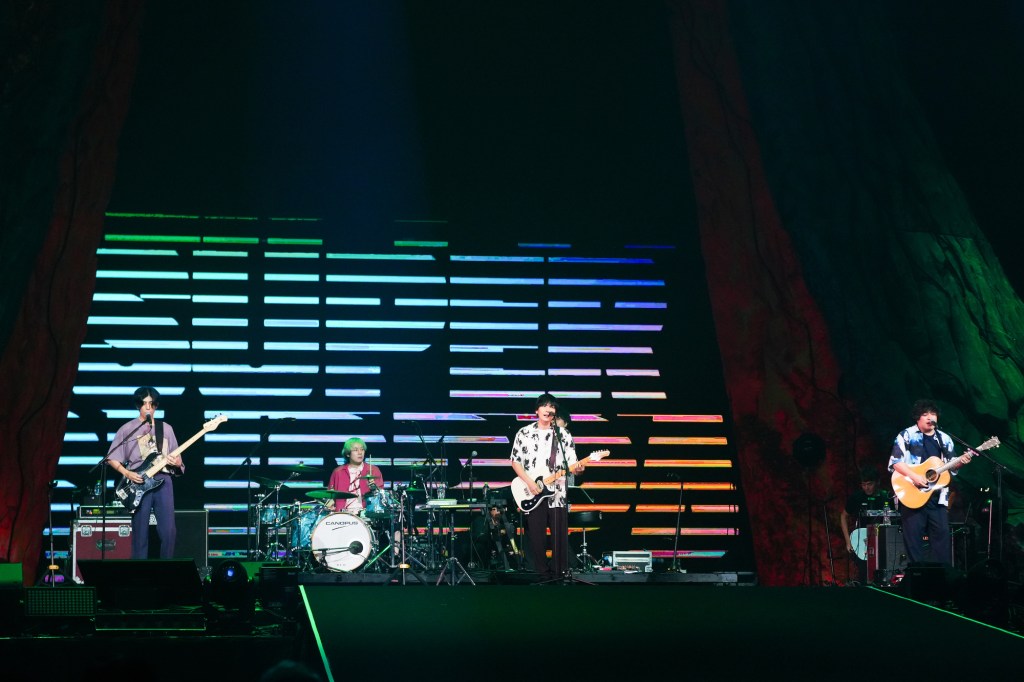 flumpool凡人譜準備了多首中文歌唱給歌迷聽