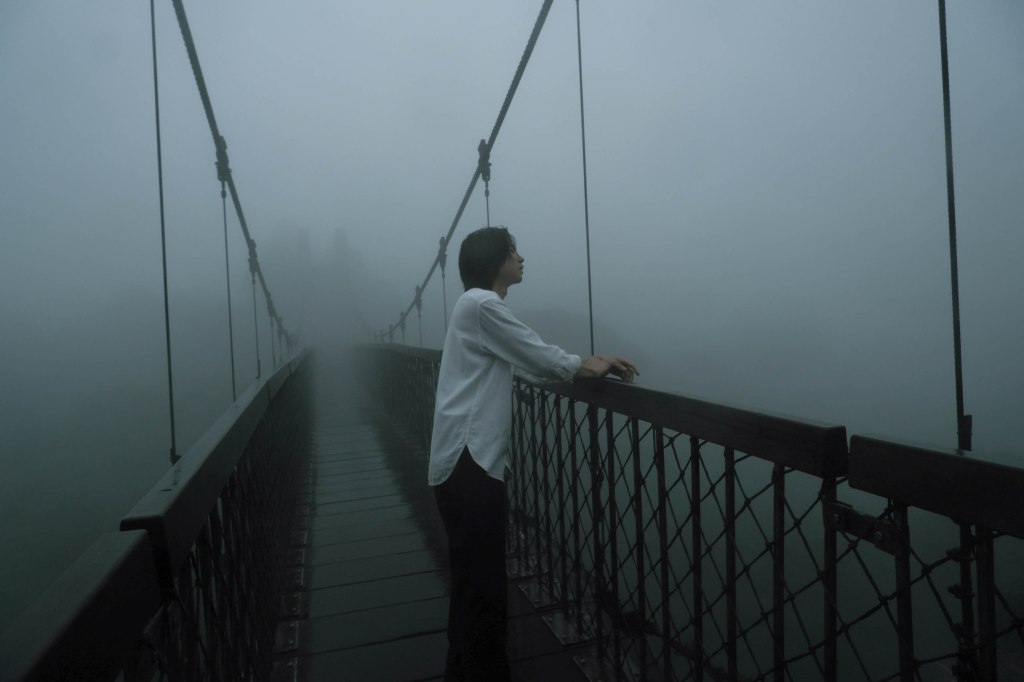 上山〈得到平靜〉MV側拍