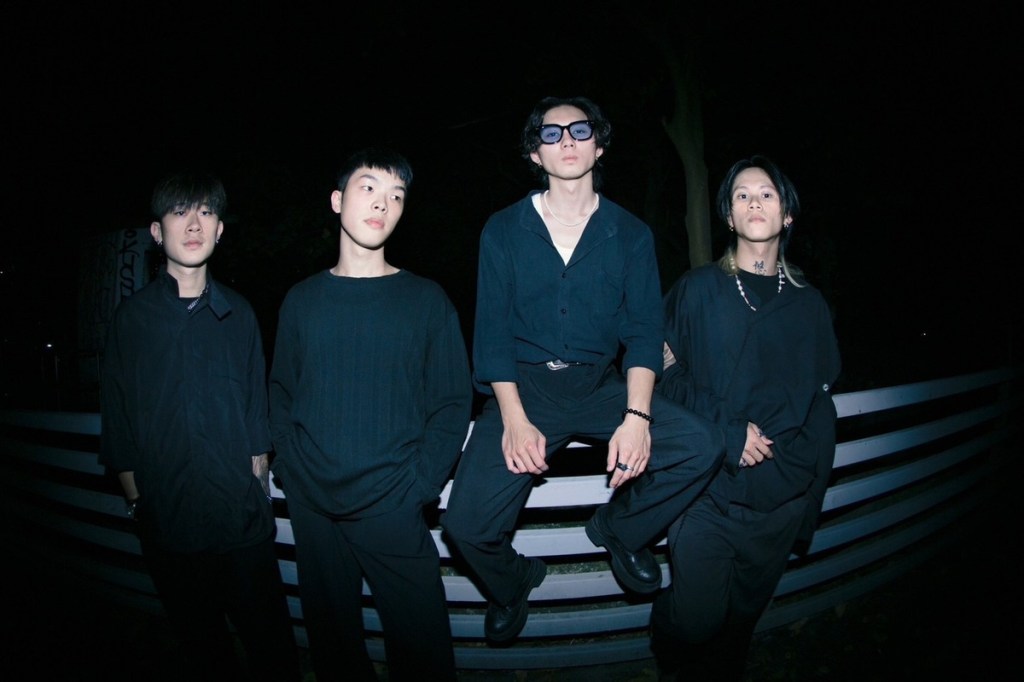 【NEWS】新生代EMO樂團上山 正式發行首支單曲〈得到平靜〉 邀魚條主唱及吉他手Dennis操刀 讓歌曲EMO的重擊度直衝內心