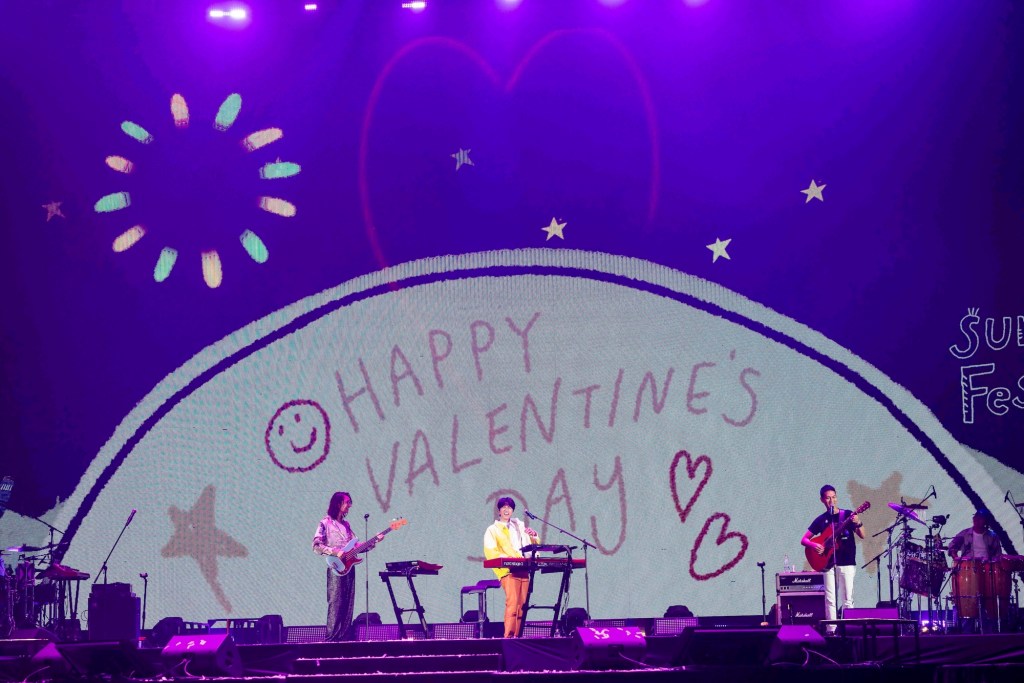 宇宙人與近萬歌迷共度七夕情人節。（相信音樂提供）