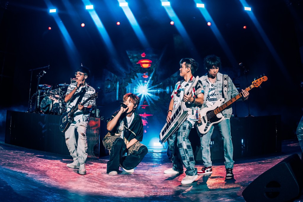 搖滾天團於台中圓滿劇場舉辦《八三夭水啦水啦2024 生日趴》左起八三夭劉逼、阿璞、小橘、霸天