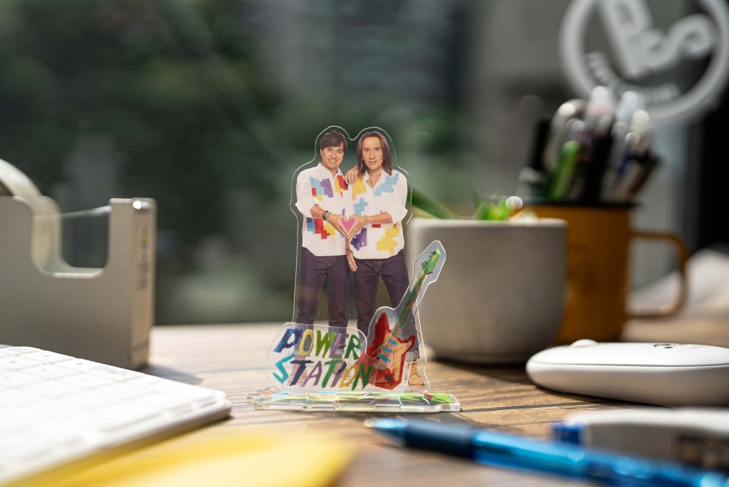 限量盤附「與動力結伴」立牌