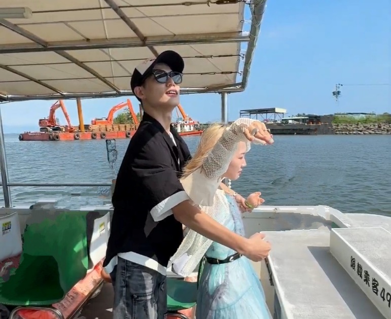 立杰與粉絲搞笑重鐵達尼經典畫面