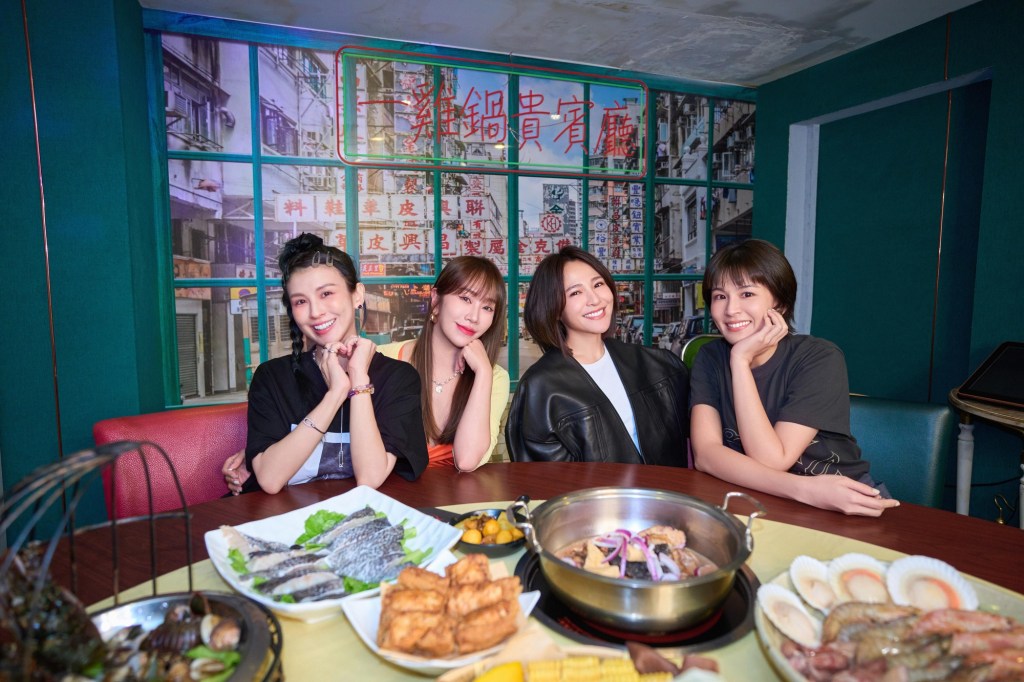 梁文音、曾沛慈、魏如昀和林佩瑤合體直播 (照片提供:環球音樂)