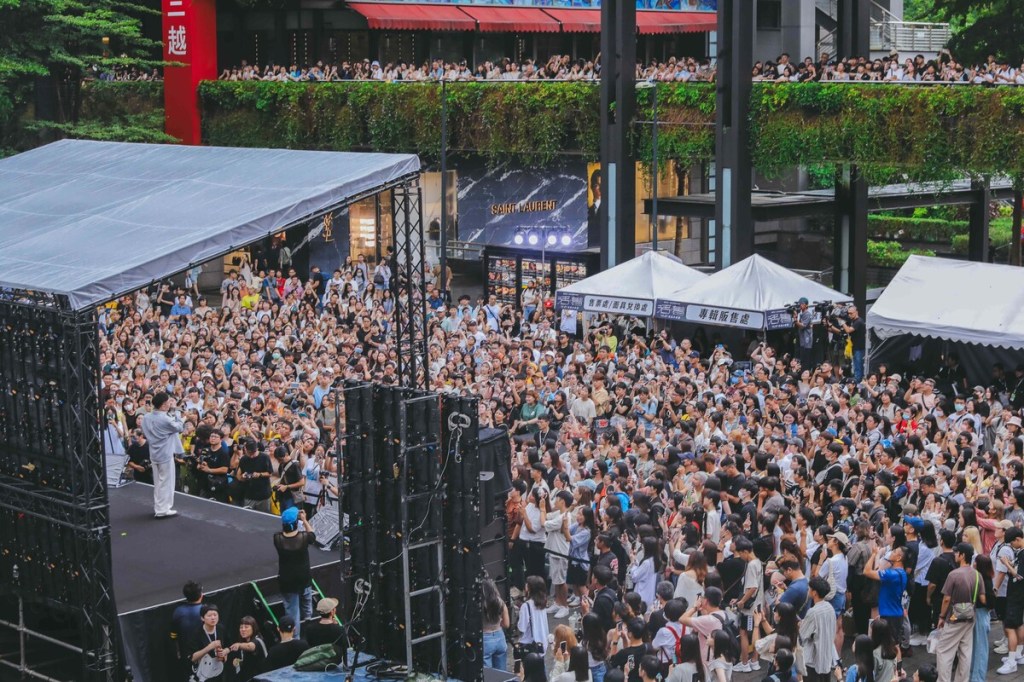 蕭秉治重返小巨蛋《活著Alive》限定簽票會 再次回到重要之地再創爆滿盛況