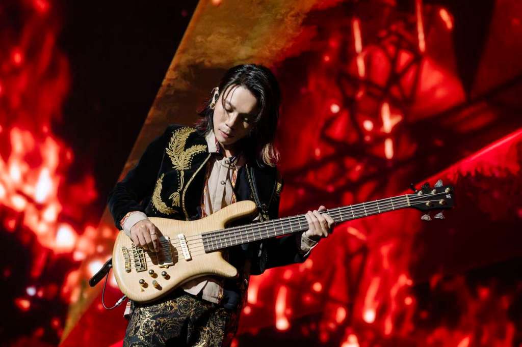 貝斯手以諾(相信音樂提供)