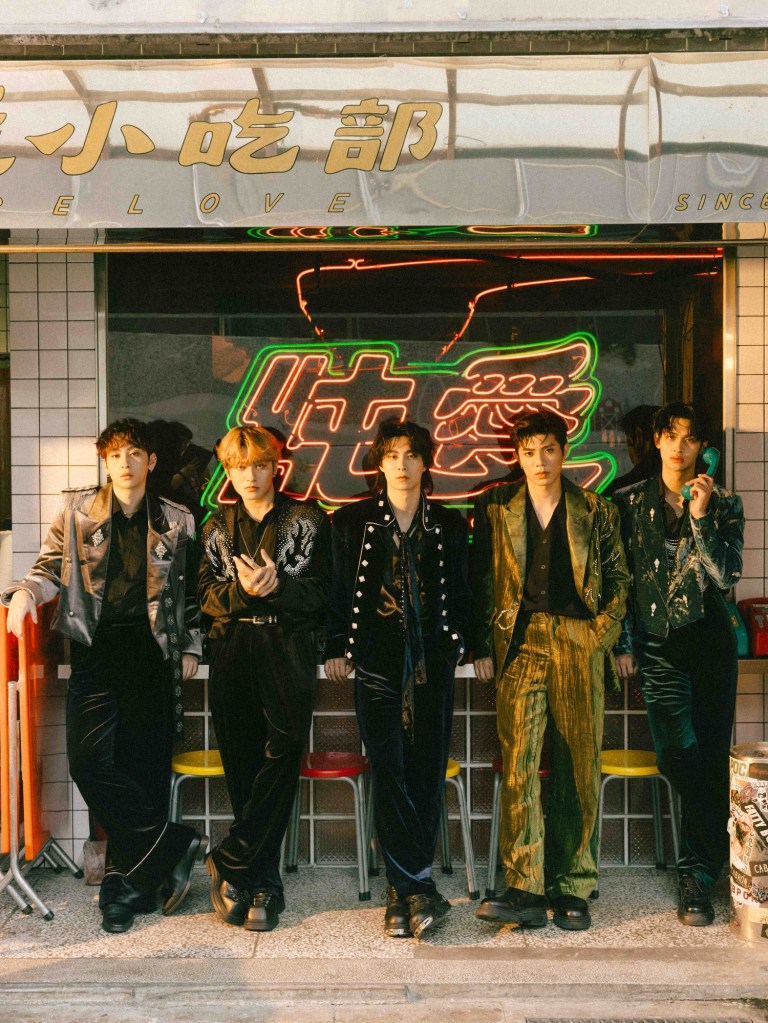 左起家齊、承隆、MAX、峻廷、浦洋