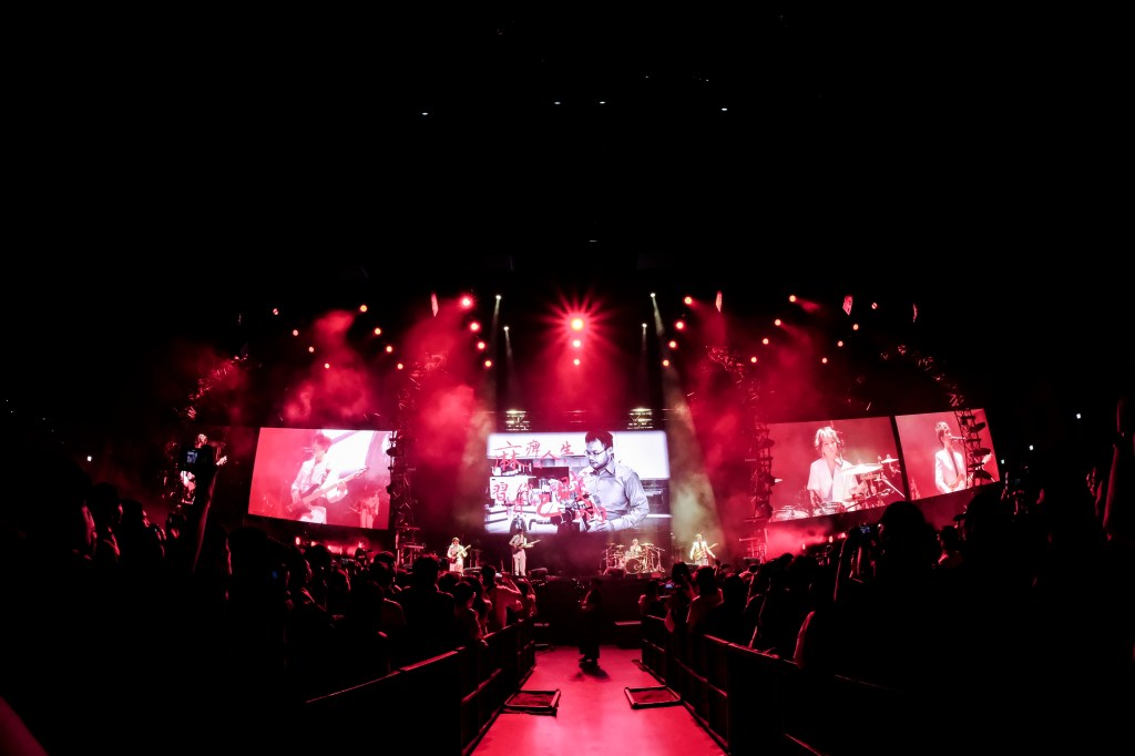 康士坦的變化球也帶來招牌曲〈擱淺的人〉