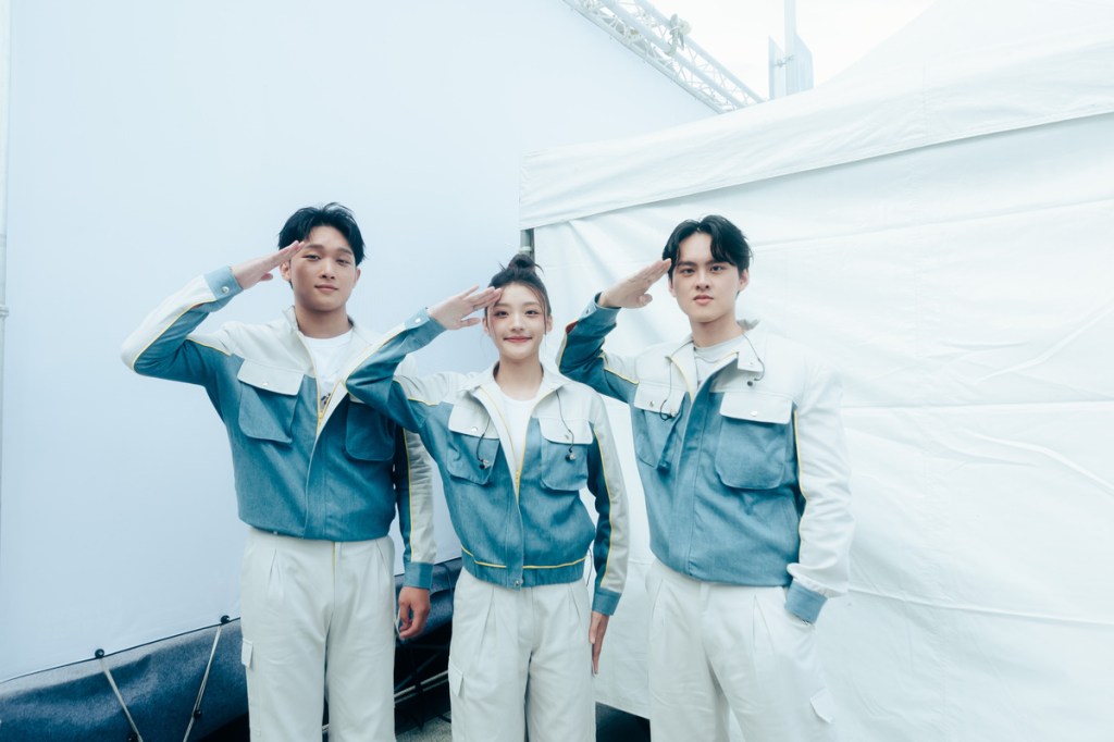 【HIM】沒有才能為新專輯《我終於也變成人了》 在花蓮舉辦人生首場簽唱會 看到台下有不少熟面孔 家人也到場&nbsp;感到非常幸福