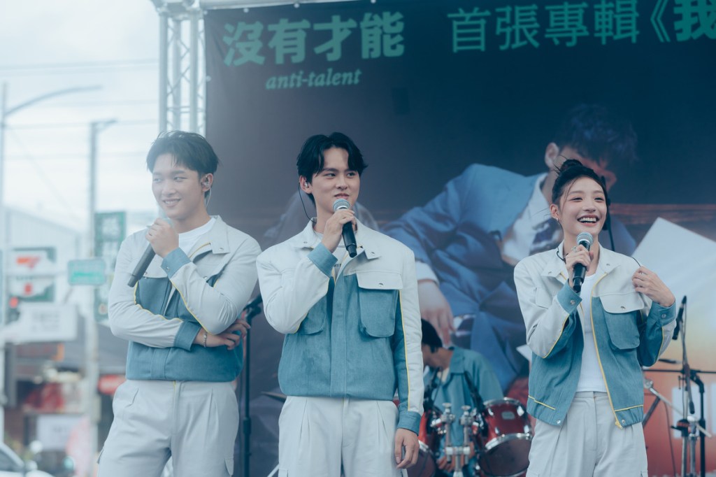 沒有才能週末(9/21)回家鄉花蓮舉辦人生首場簽唱會 現場擠滿觀眾