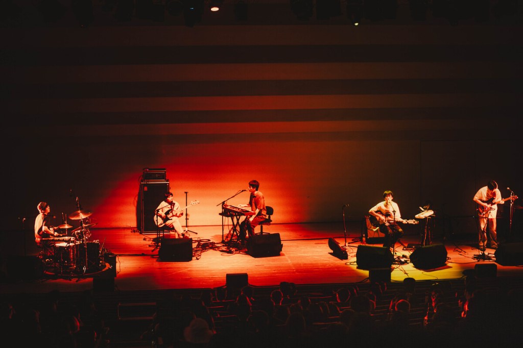 【NEWS】文青寶藏愛團臥軌的火車來台巡迴演出 最終場邀落差草原WWWW擔任本次唯一嘉賓 將透過社群分享更多新作資訊