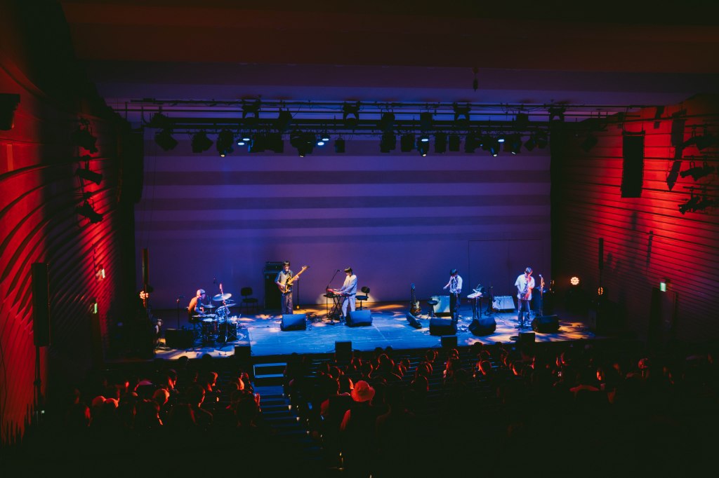 臥軌的火車來台巡迴演出 (照片提供:子皿)