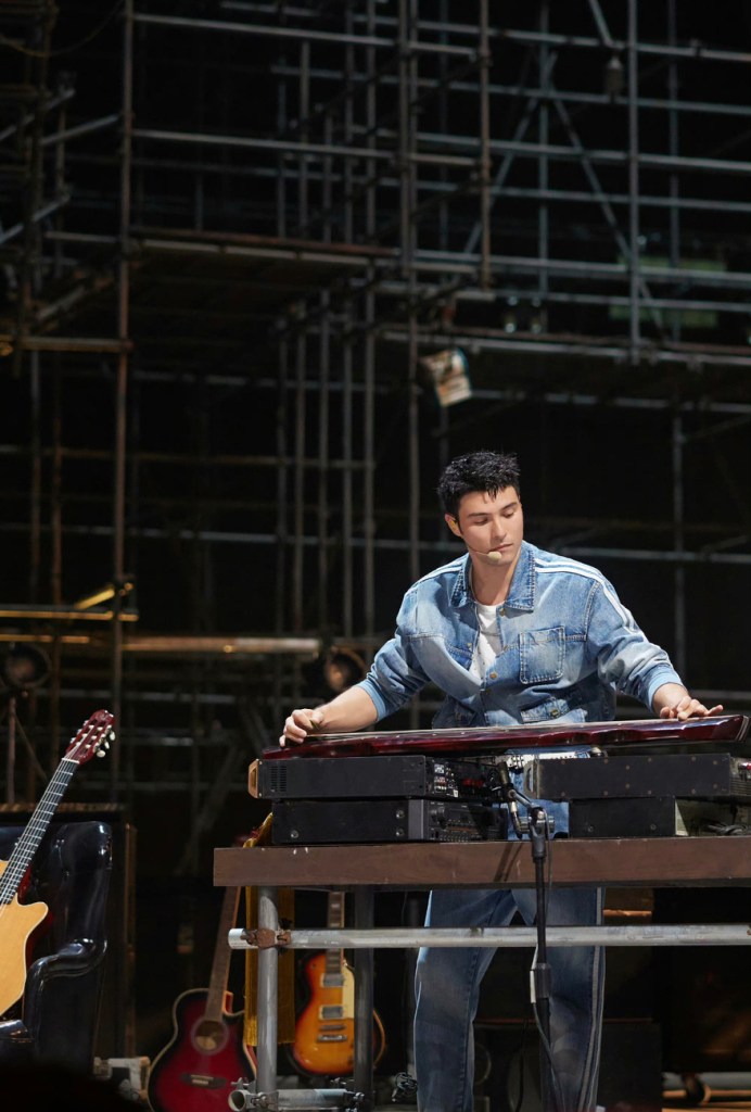 鳳小岳「披荊斬棘4」二公舞台演出 (照片提供:芒果TV《披荊斬棘》)