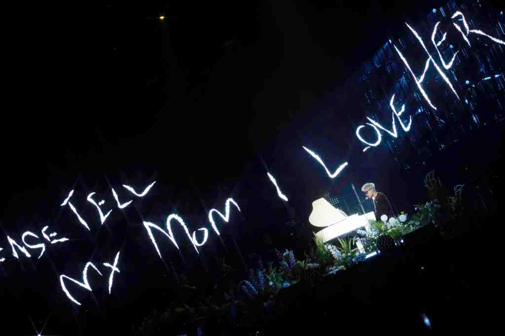 菲道爾歌曲精髓在於貼近life的靈魂共鳴擁有大量鐵粉支持