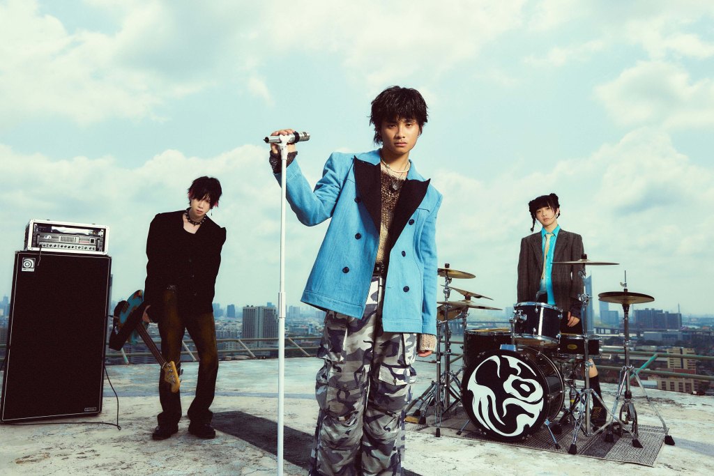 貝斯手奕勛主唱李浩瑋鼓手王晧