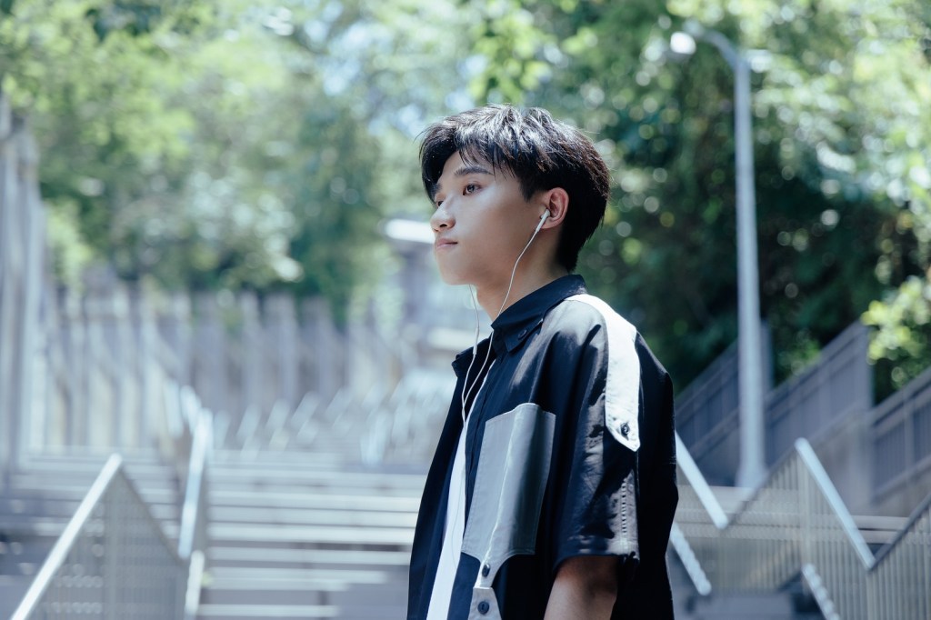 陳宇祥推出最新詞曲創作單曲〈離開雨季〉(照片提供:福茂唱片)