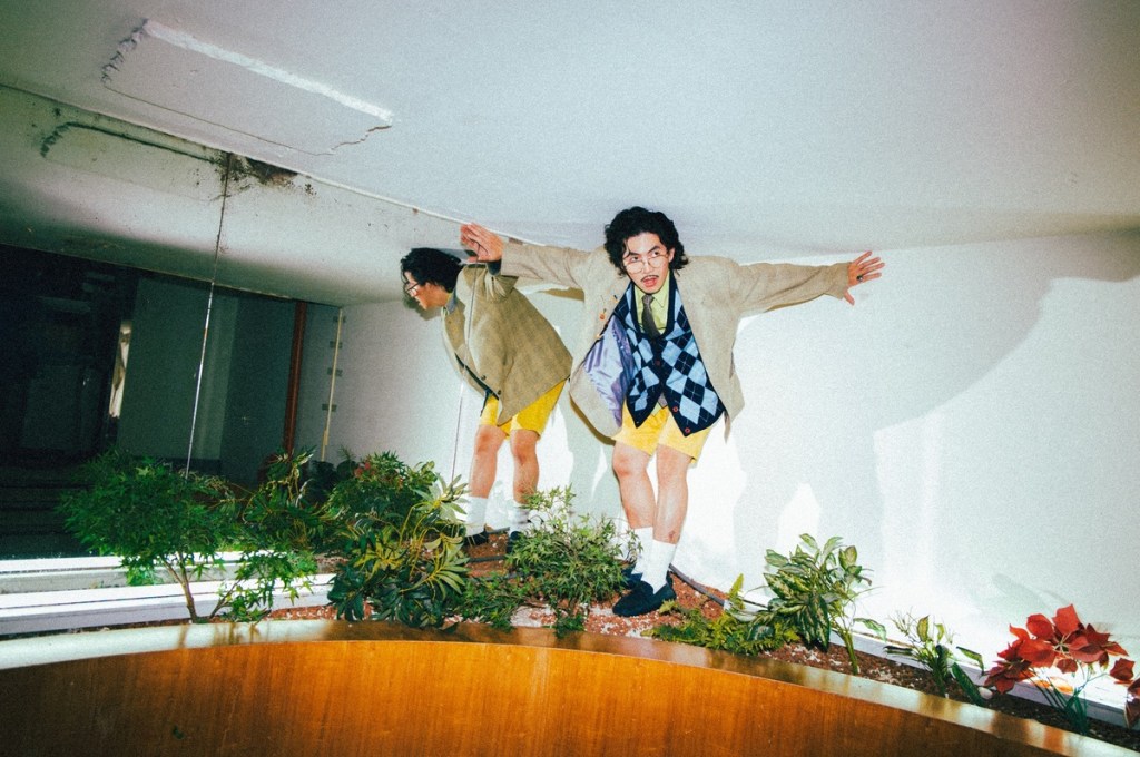 FunkyMo愛老車也愛老物,連視覺風格也很Old School!