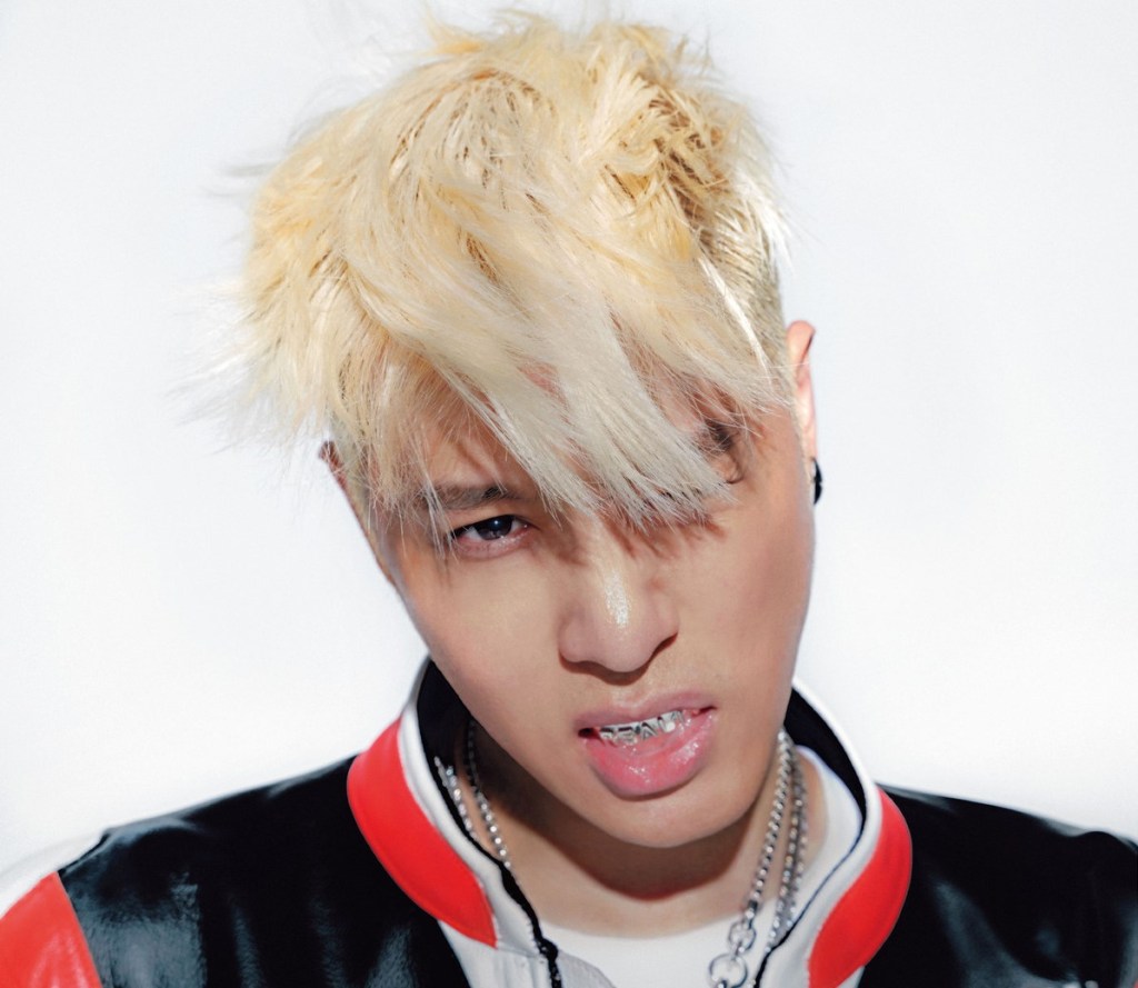 【UMG】周湯豪換上帥氣不羈主視覺 宣布台北小巨蛋返場開唱 REALIVE(R2)特仕版演唱會11/23升級舉行 透露同步籌備新作品中