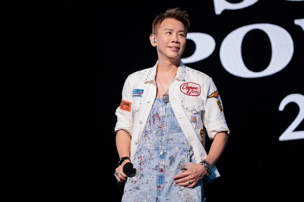 【NEWS】陶喆「𝐒𝐨𝐮𝐥𝐏𝐨𝐰𝐞𝐫 𝐈𝐈」上海站 換上牛仔吊帶褲搭白色外套更顯帥氣 11/9登台北小巨蛋開唱&nbsp;9/14中午12點全面啟售