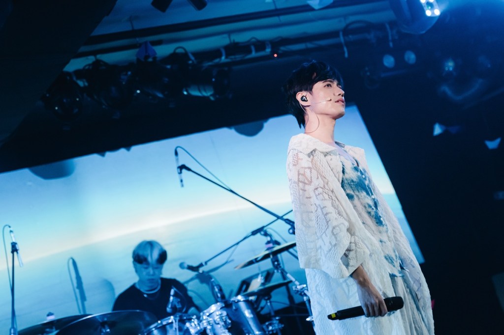 《Ucilung將我遺忘在海邊吧》專輯製作概念不特別強調原住民文化象徵符碼，在「認同」之前，更要好好成為自己。