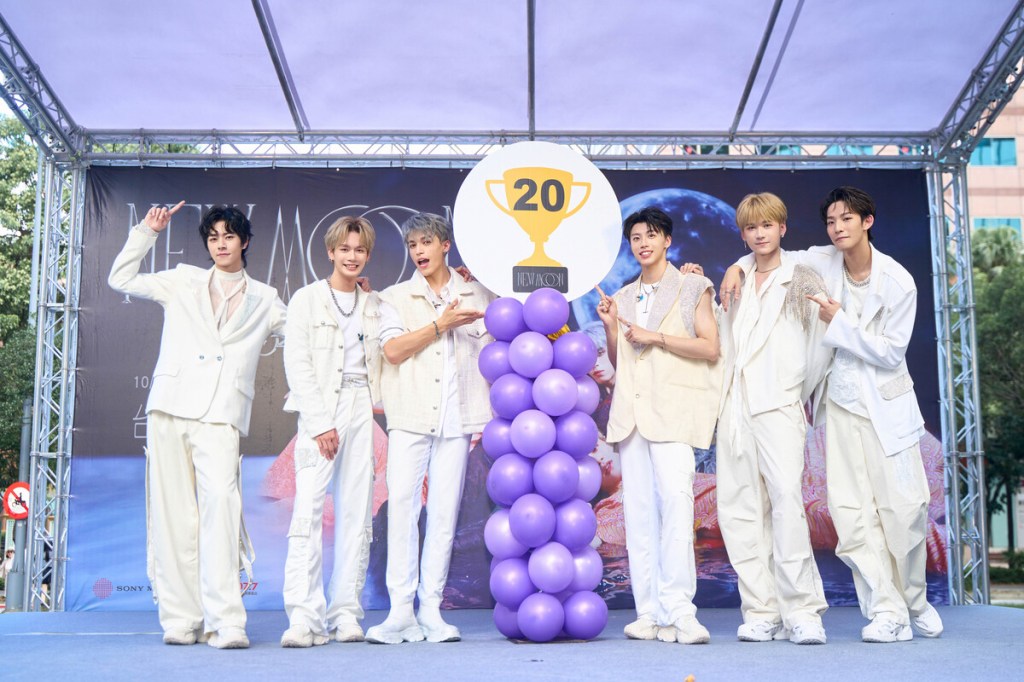 【Sony】Ozone《New Moon》台北簽唱會 和O.A.O.慶祝發片好成績 KKBOX總聆聽突破913萬次&nbsp;將推出主題面板及粉絲應援車