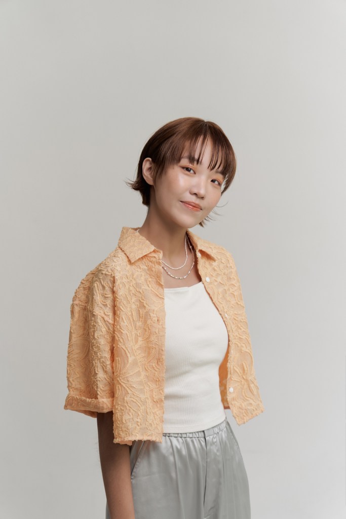 來⾃政⼤⿊⾳的芮鯊 RapShark，曾在節⽬《⼤嘻哈時代2》憑著歌詞創造⼒征服眾⼈