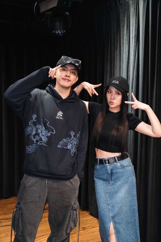 孫盛希與高有翔工作外私下也會交流生活和音樂，同門感情相當不錯。（圖／滾石唱片提供）