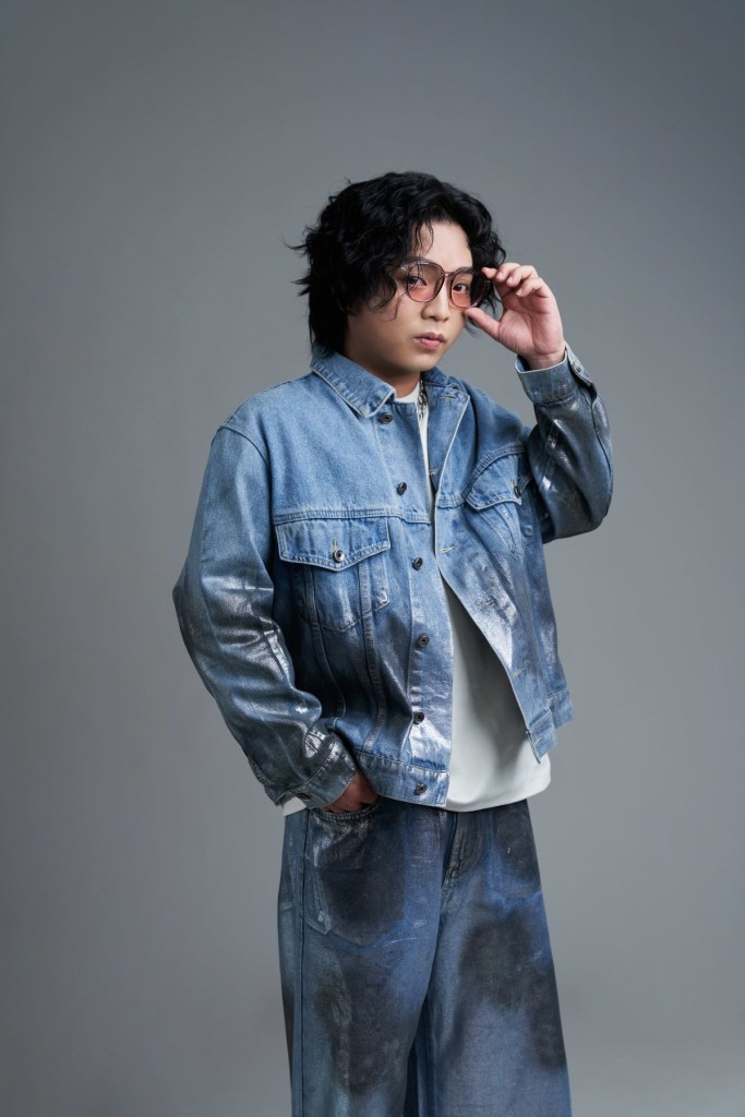 潘信維10/25發行首張台語創作專輯《查埔人一首歌》(照片提供:時刻娛樂)