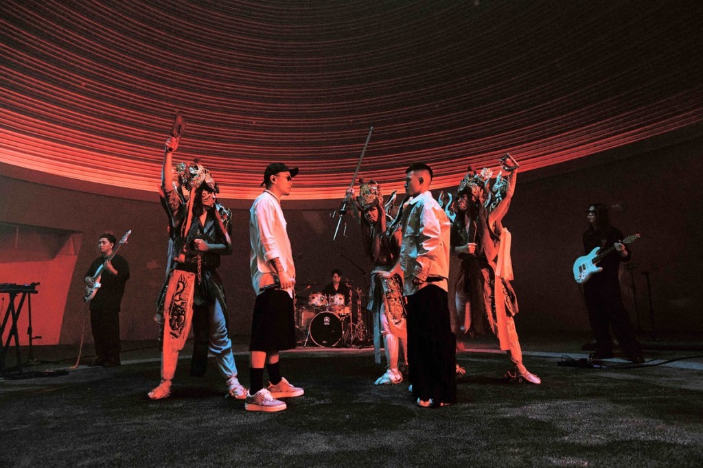 草屯囝仔以經典民間活動「進香團」為題推出新作品