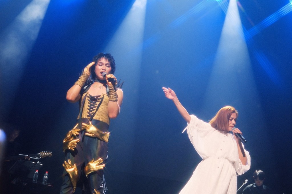 那那大師跟江美琪挑戰王菲的歌曲