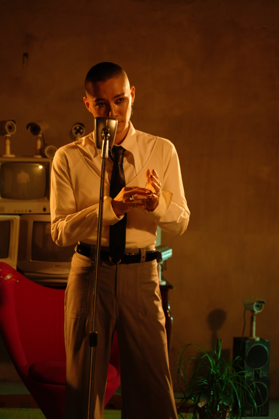 高真《女人的深處》帥氣西裝展示自我揭露