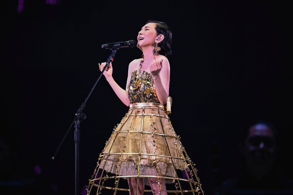 【NEWS】張清芳「TimeLESS」台北小巨蛋返場開唱 胡瓜擔任嘉賓合唱〈愛情限時批〉 A-Lin驚喜站台合唱〈這些日子以來〉