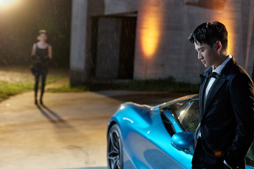 周興哲〈巴黎的夜晚走走〉MV