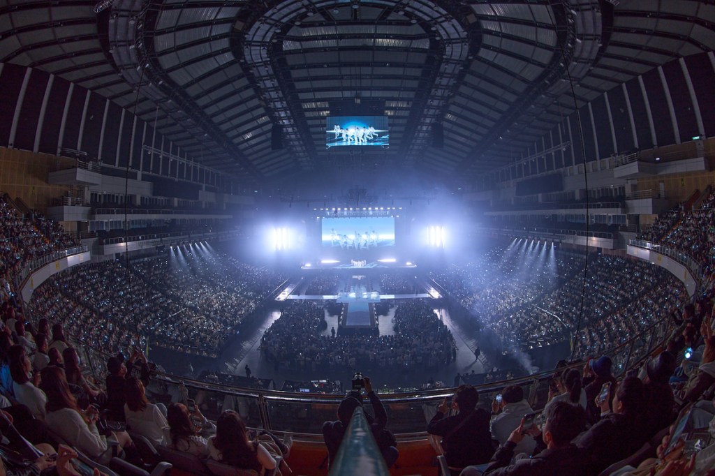 周湯豪「REALIVE (R2) 特仕版」台北小巨蛋首場登場 (照片提供:環球音樂)