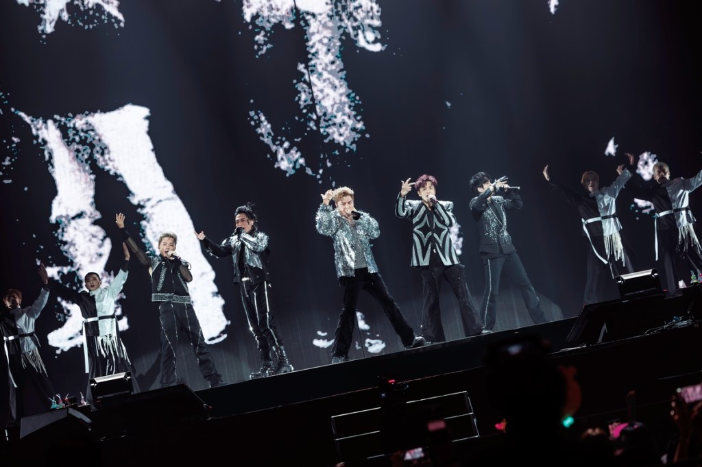 Energy全面完售帥氣登台