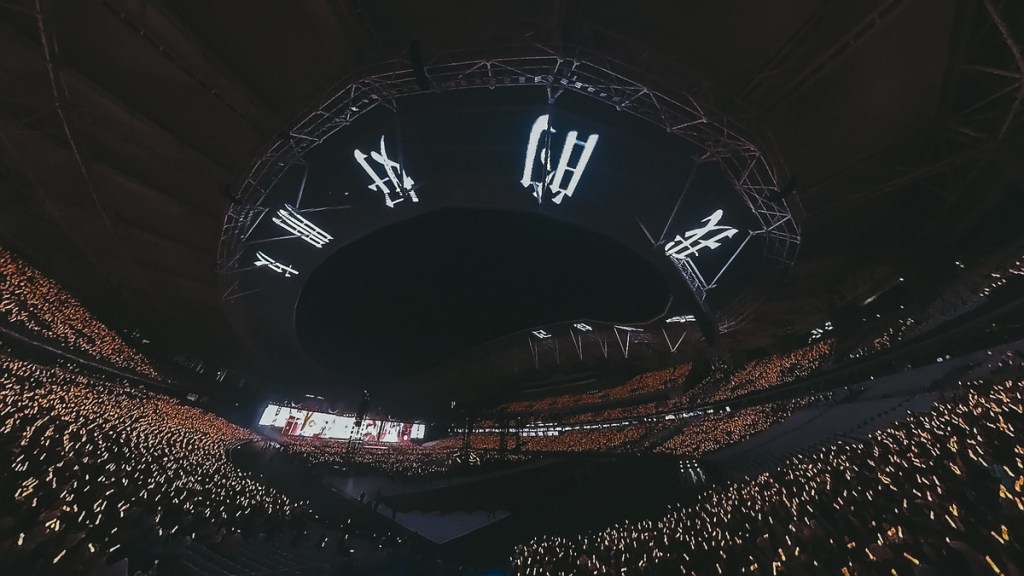 任意門通向了音樂,絢爛天幕串起回憶,和五月天上海狂歡11場