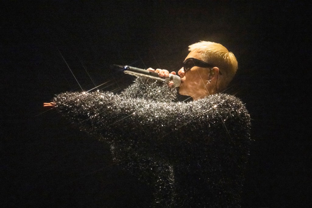 周湯豪「REALIVE (R2) 特仕版」台北小巨蛋首場登場 (照片提供:環球音樂)