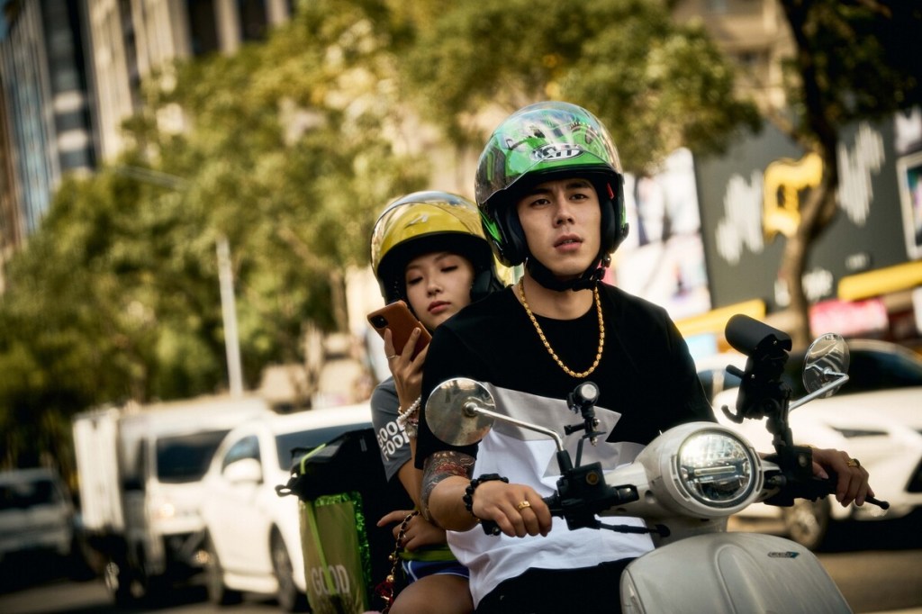 李雪（左起)詹懷雲