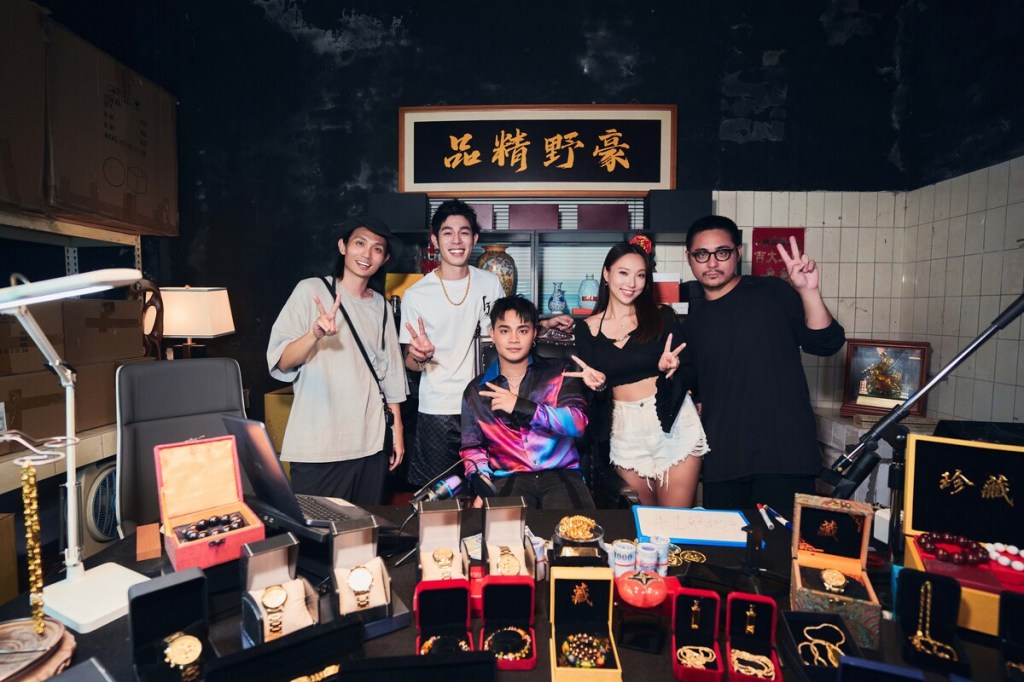 殷振豪導演（左起）、詹懷雲邱軍、李雪、彭道森導演