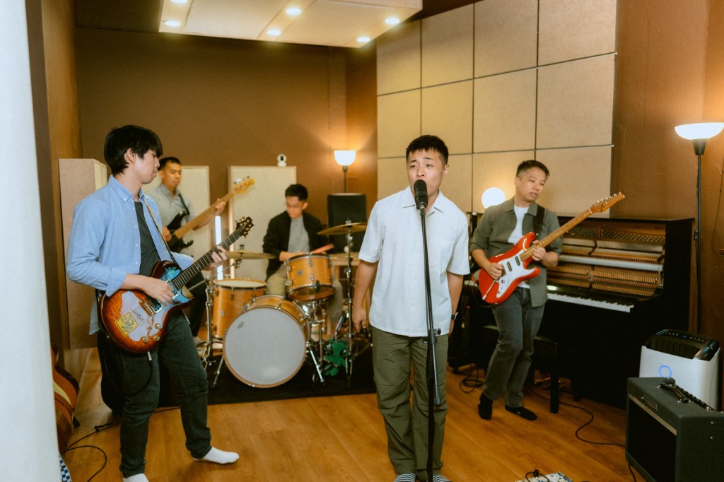 奇市樂團將在11/22發行第三張原創專輯《我們都是外星人》(照片提供:奇市樂團)