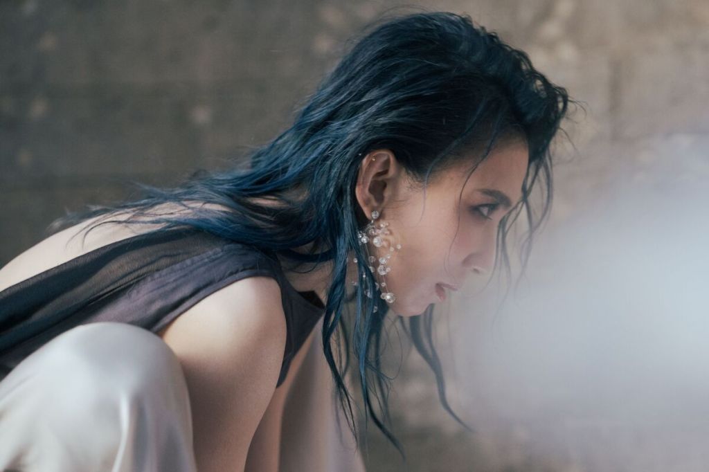 戴佩妮〈雙生火焰〉MV橫跨台北和布達佩斯「雙城」拍攝 (照片提供:妮樂佛)