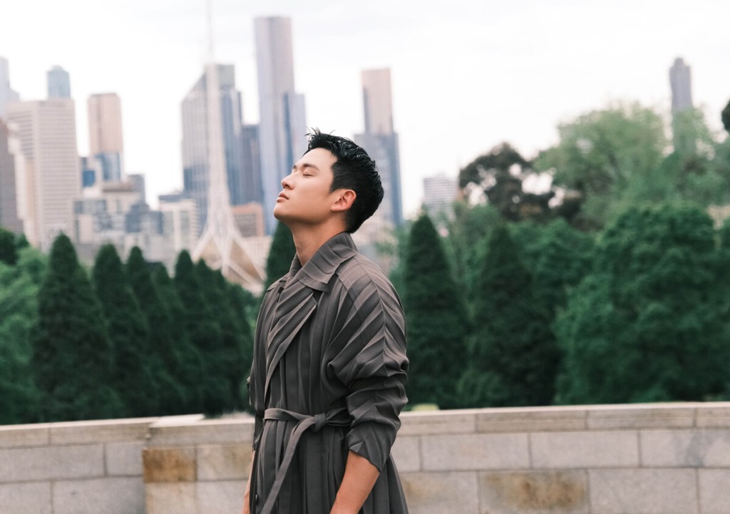 周興哲11/26推出全新創作專輯《Almost幾乎是愛情》 特地為11首新歌拍攝專屬reels影片