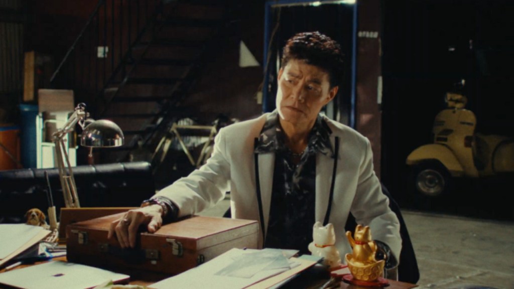 王中皇在MV裡耍狠風範展現無比氣勢