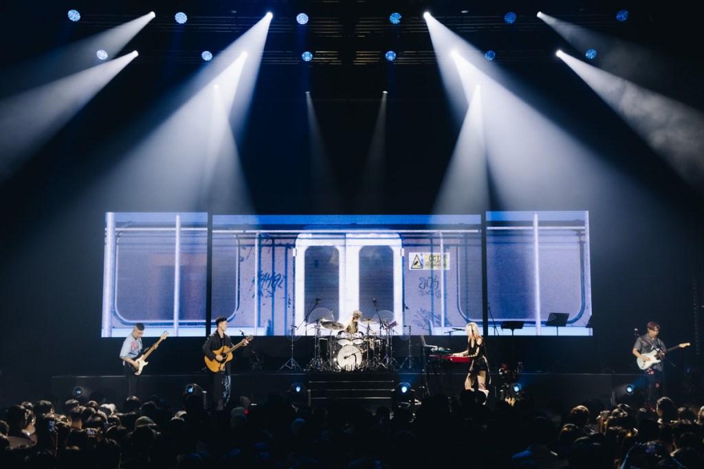 甜約翰《Mindcraft》演唱會（由左至右：樂手卡王、主唱浚瑋、鼓手小J、主唱Mandark、吉他罐頭）