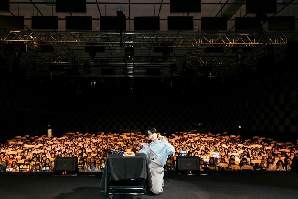 邱鋒澤2024生日見面會首唱新歌〈碎了< /3〉 宣布舉辦《COlOR&nbsp;Free》北中南簽唱會