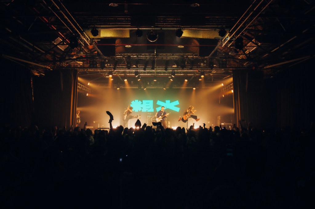 粗大Band 熱血開唱〈大薯〉現場沸騰 (挺音樂提供_攝影陳泓旭 (奶綠) 、嘉婕)