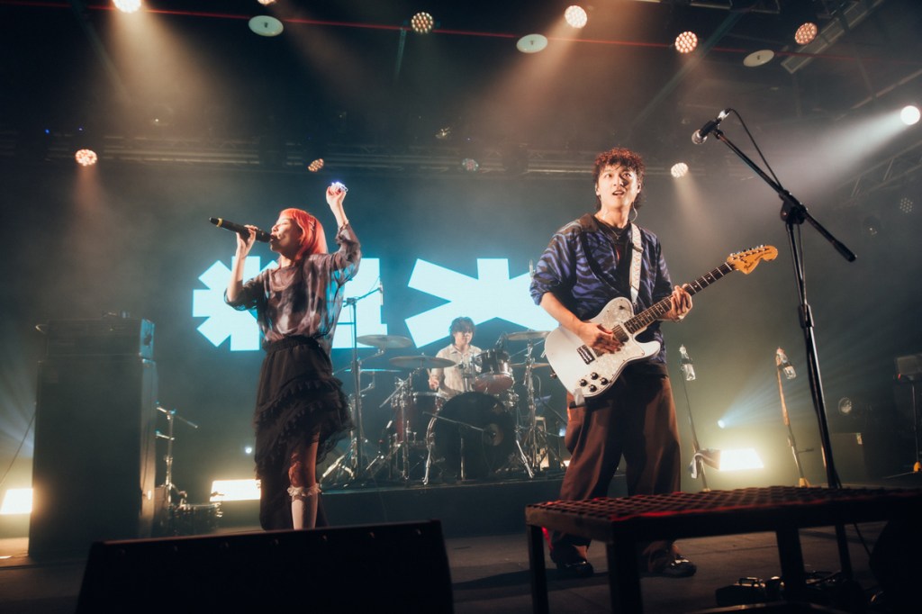 粗大Band 驚喜合體阿橘Ahh G 帶來經典歌曲〈留下來陪我〉 (挺音樂提供_攝影陳泓旭 (奶綠) 、嘉婕)