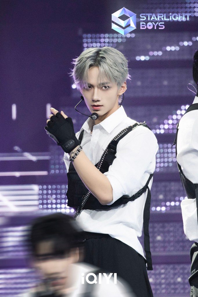 翟浚安憑藉15年的舞蹈經歷和優異表現成功吸引觀眾目光。（照片提供：愛奇藝國際站）