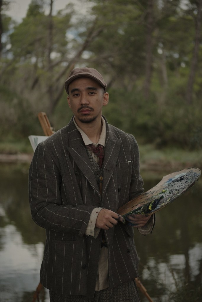 耗費22小時飛往東歐拍攝MV 沈安化身流浪畫家走遍半個阿爾巴尼亞