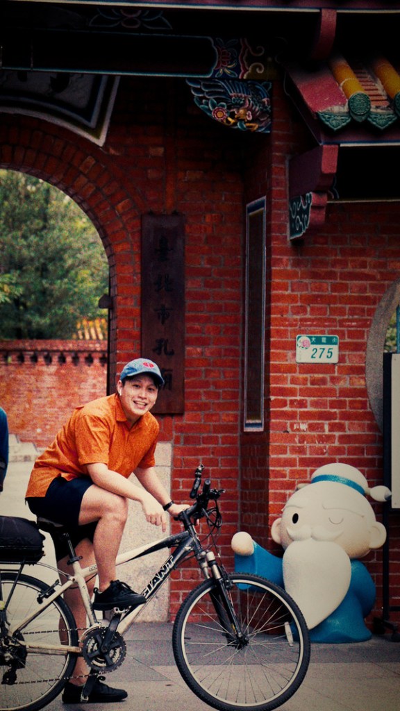 陳以恆發行首張個人創作專輯《罐頭塔》(照片提供:持之音股份有限公司)